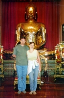 У статуи Золотого Будды (королевский дворец)